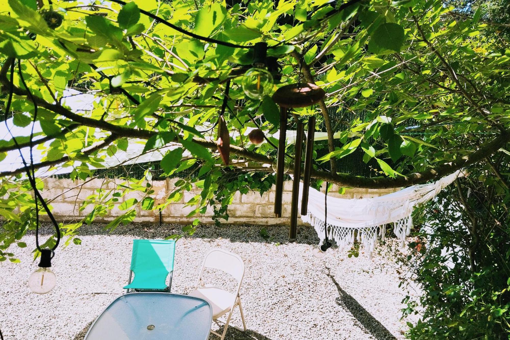 Cool Basement Studio In Hosts House With Private Terrace And Bbq 지주르메이어 외부 사진