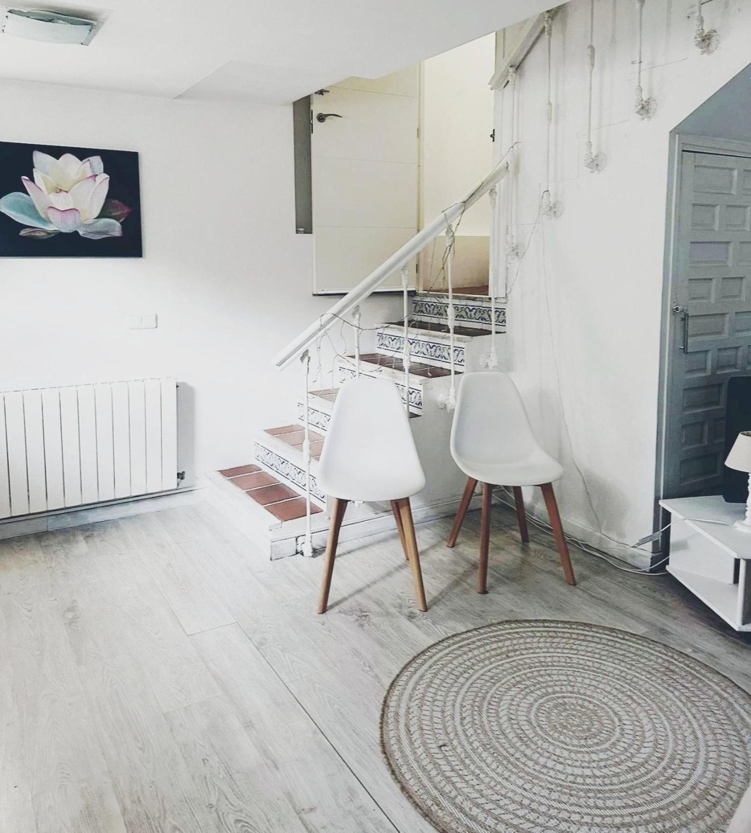 Cool Basement Studio In Hosts House With Private Terrace And Bbq 지주르메이어 외부 사진